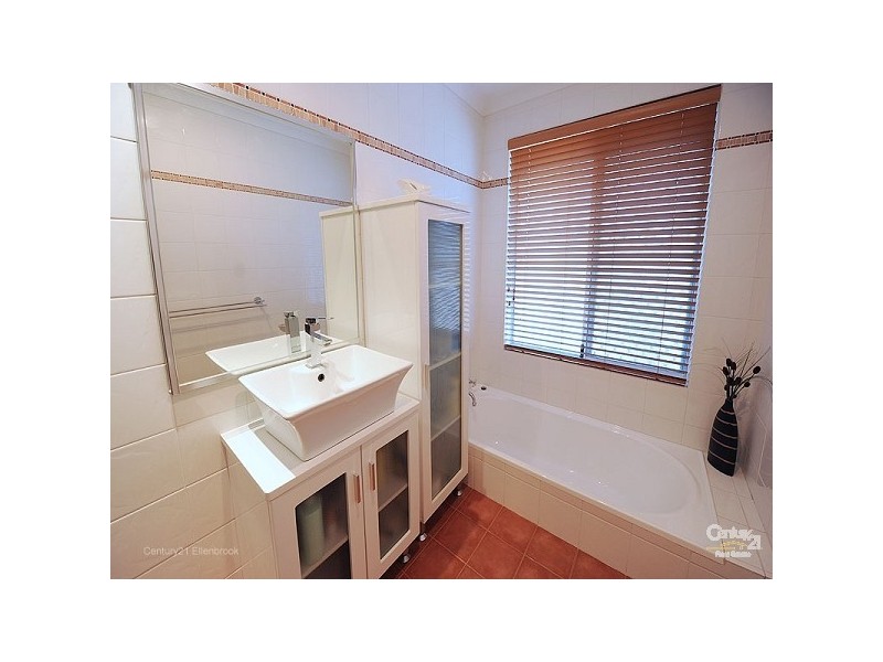 6 Ailsa Way, The Vines WA 6069