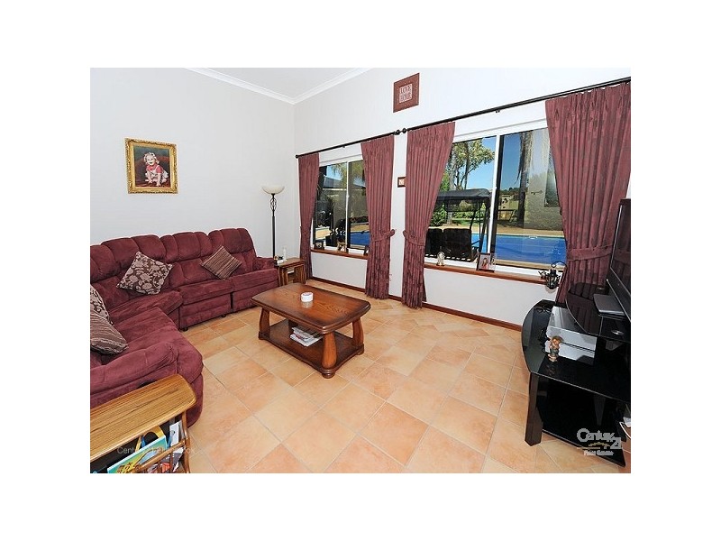 6 Ailsa Way, The Vines WA 6069