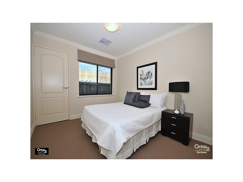 5 Chalgrave Crescent, The Vines WA 6069