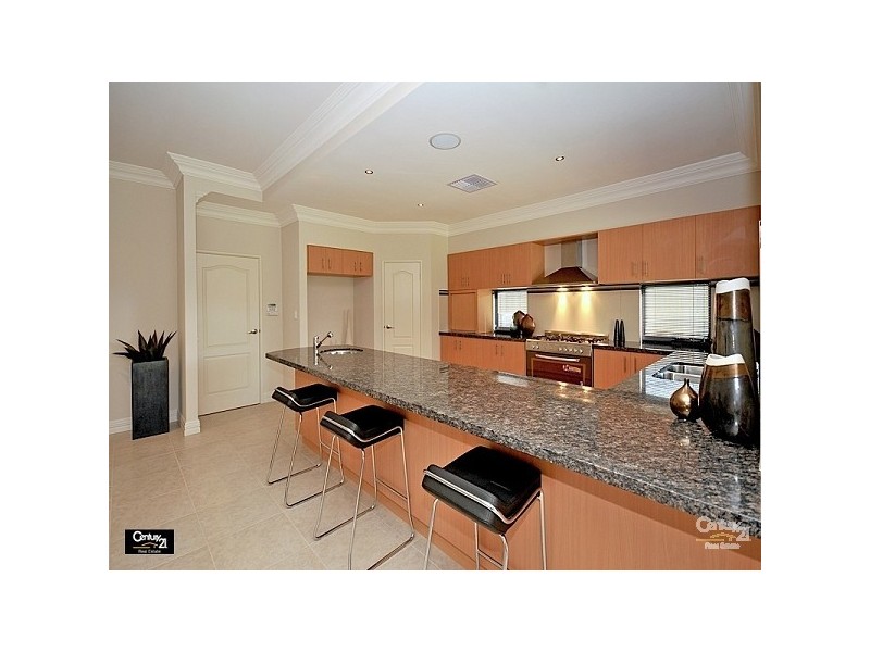 5 Chalgrave Crescent, The Vines WA 6069