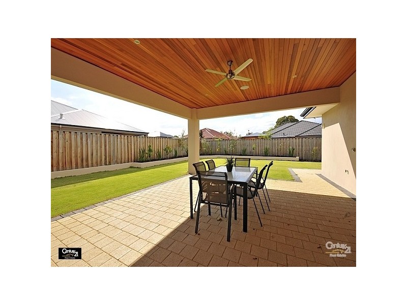 5 Chalgrave Crescent, The Vines WA 6069