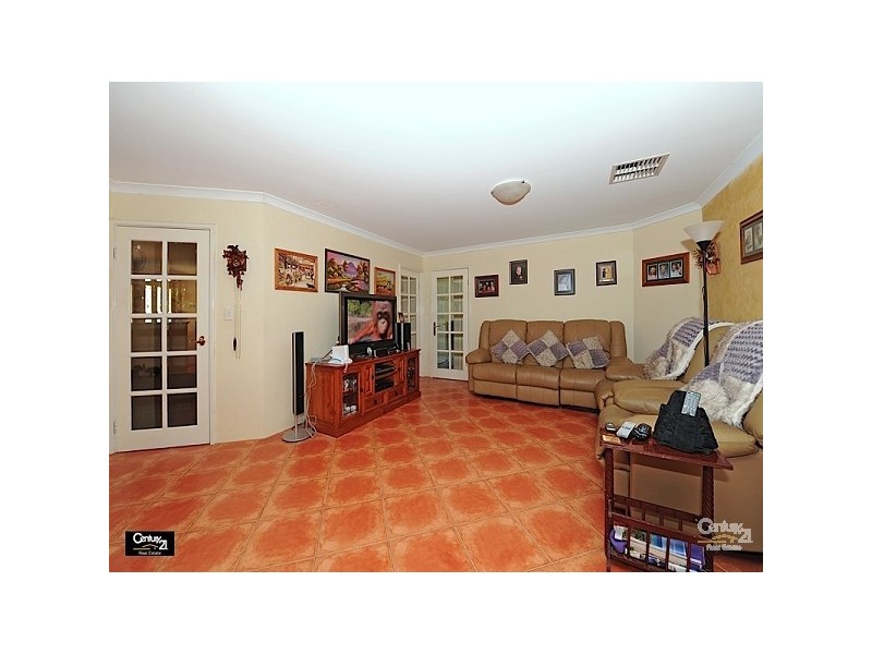 98 Sandown Circle, Henley Brook WA 6055