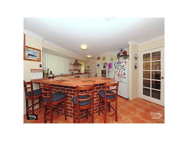 98 Sandown Circle, Henley Brook WA 6055