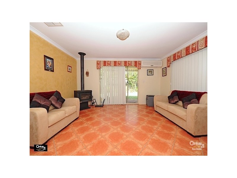 98 Sandown Circle, Henley Brook WA 6055