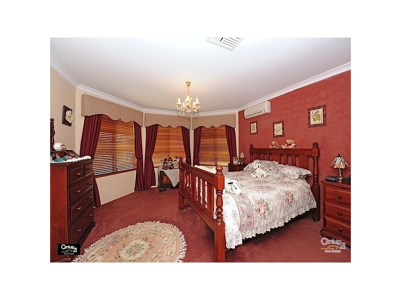 98 Sandown Circle, Henley Brook WA 6055