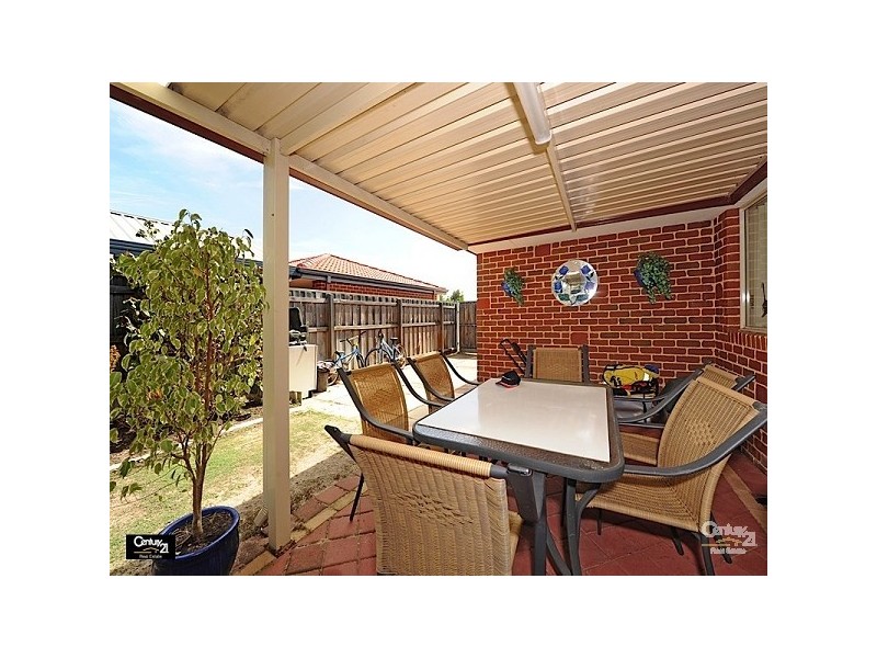 98 Sandown Circle, Henley Brook WA 6055