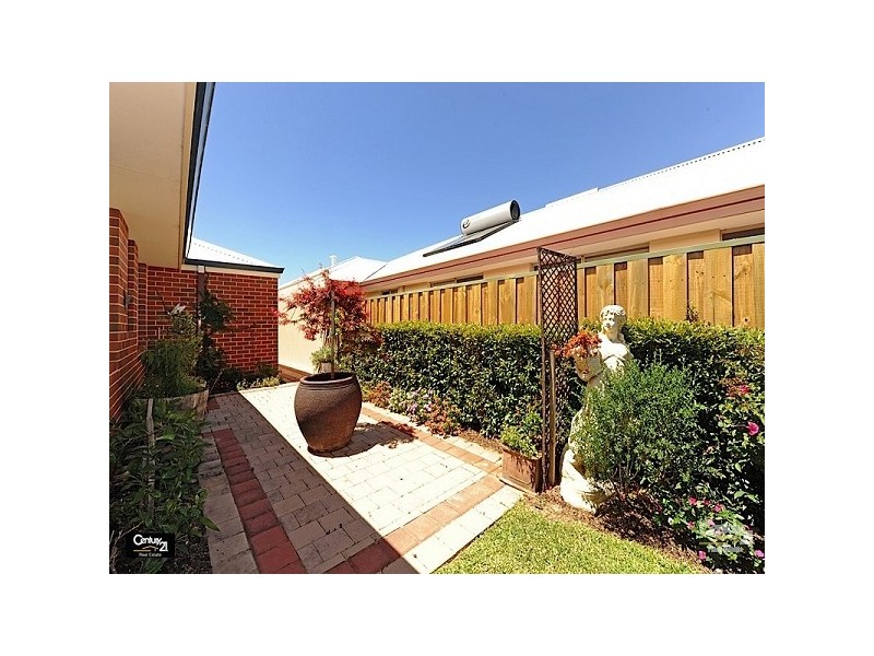 12 Heathland Tce, Ellenbrook WA 6069
