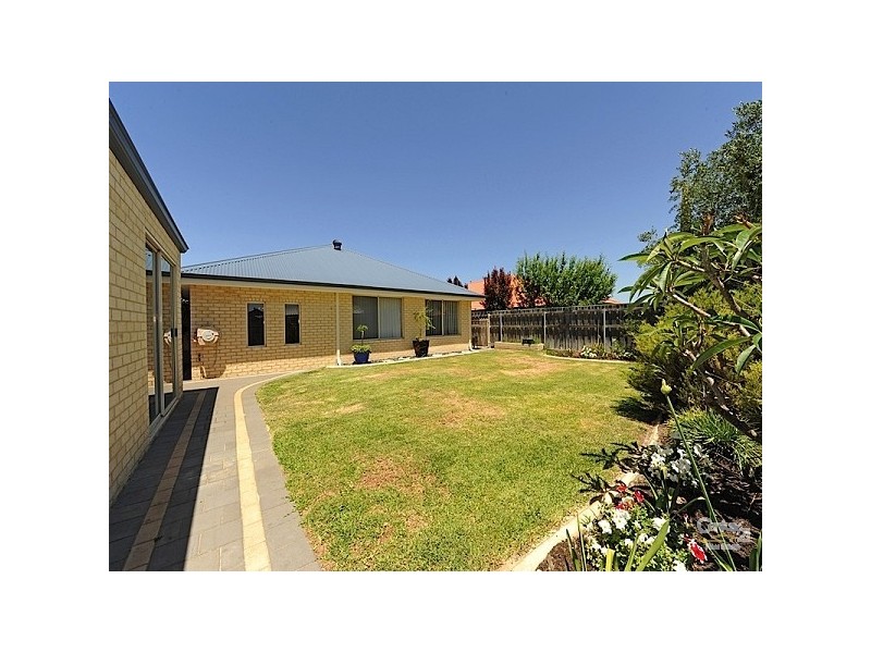 11 Farrier Terrace, Henley Brook WA 6055