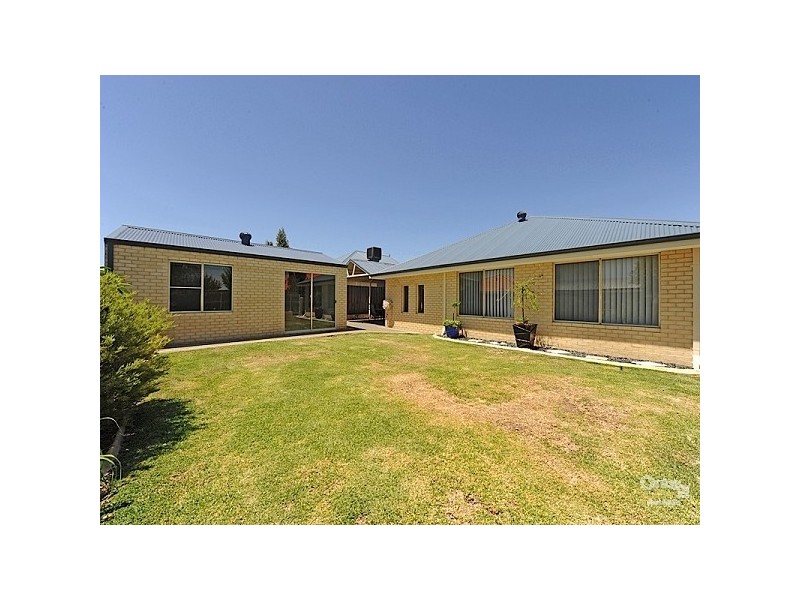 11 Farrier Terrace, Henley Brook WA 6055