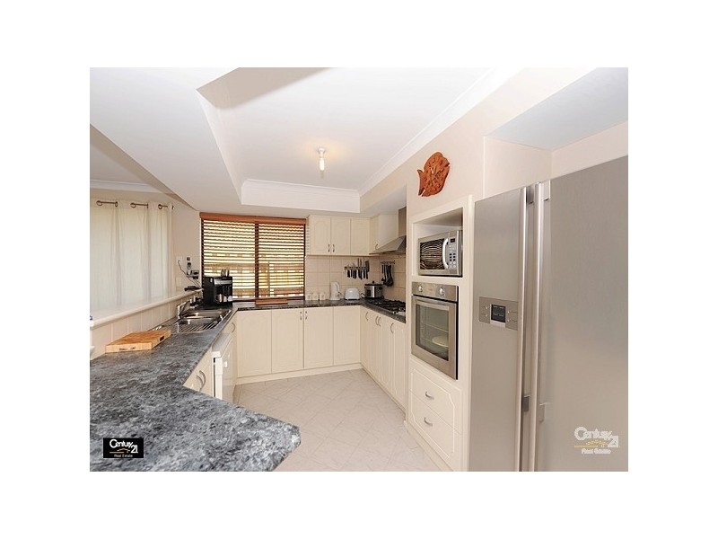 8 Blendon Avenue, Ellenbrook WA 6069