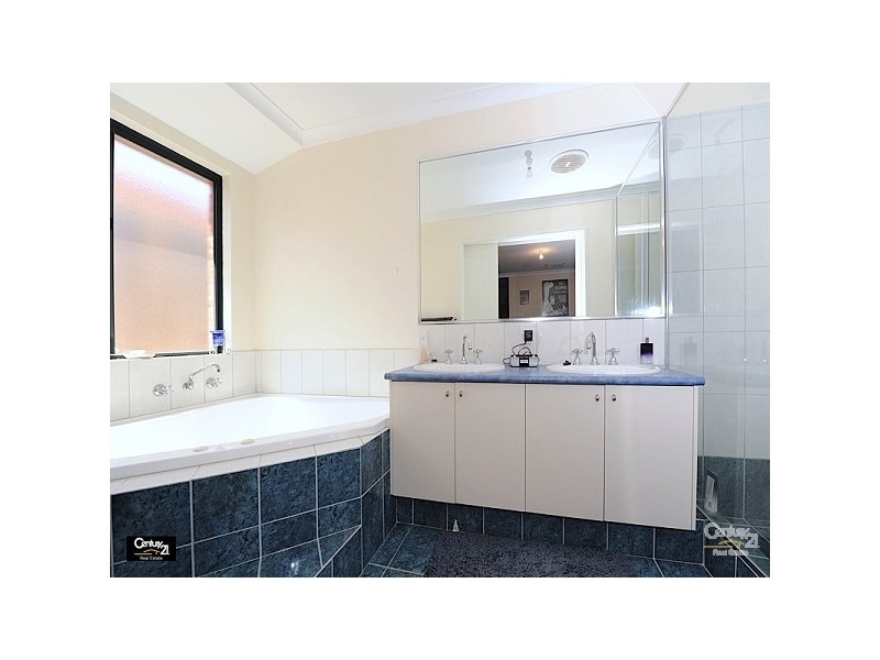 8 Blendon Avenue, Ellenbrook WA 6069