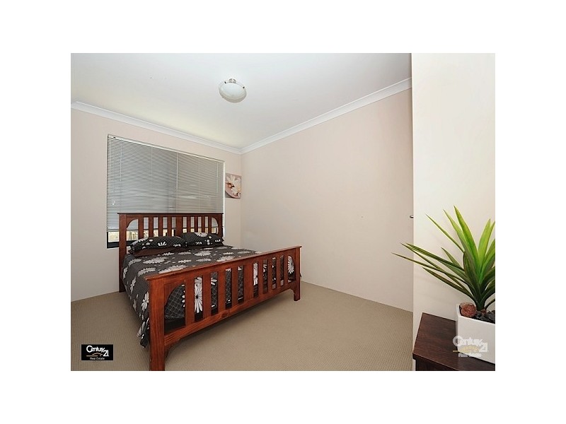 19 Evesham Drive, Ellenbrook WA 6069