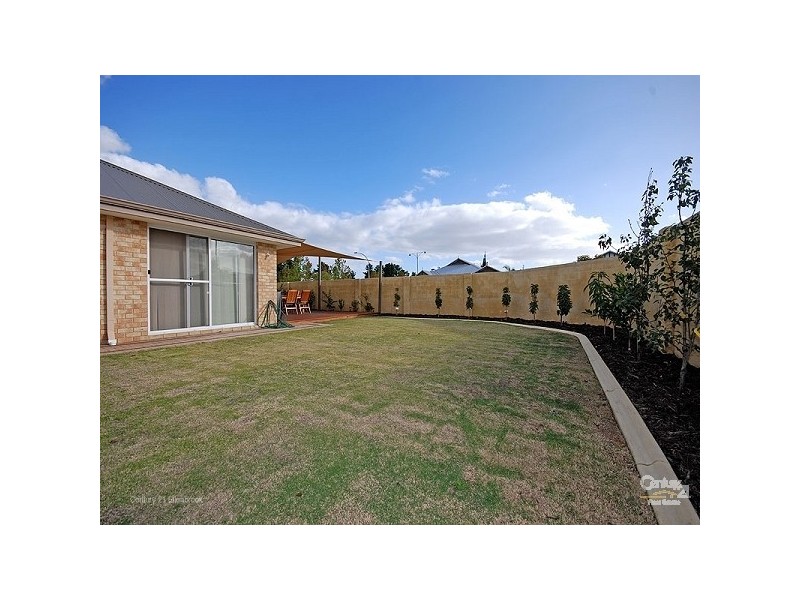 2 Flora Valley Grove, Ellenbrook WA 6069