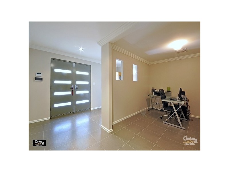 30 Roxburghe Drive, The Vines WA 6069