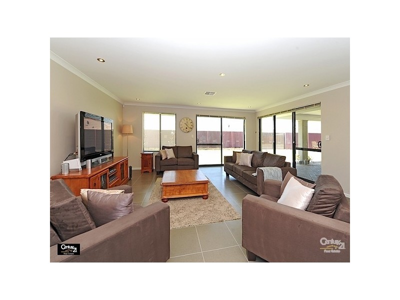 30 Roxburghe Drive, The Vines WA 6069