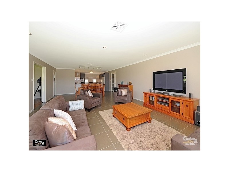 30 Roxburghe Drive, The Vines WA 6069