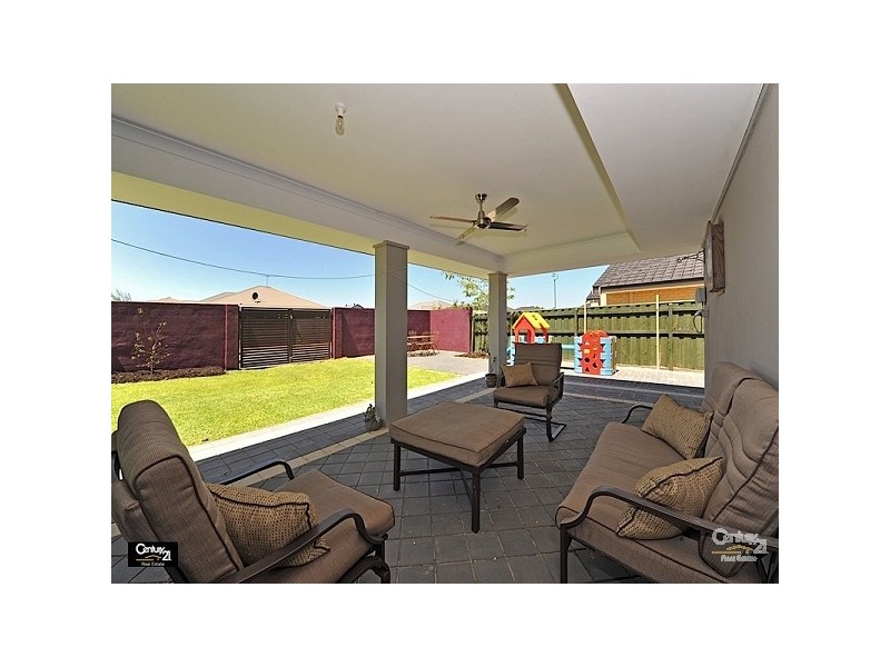 30 Roxburghe Drive, The Vines WA 6069