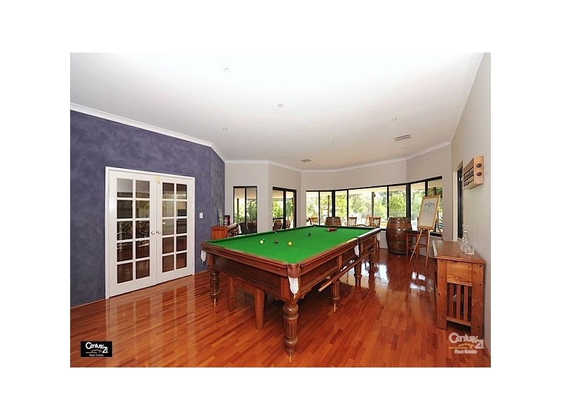 24 Horseshoe Circuit, Henley Brook WA 6055