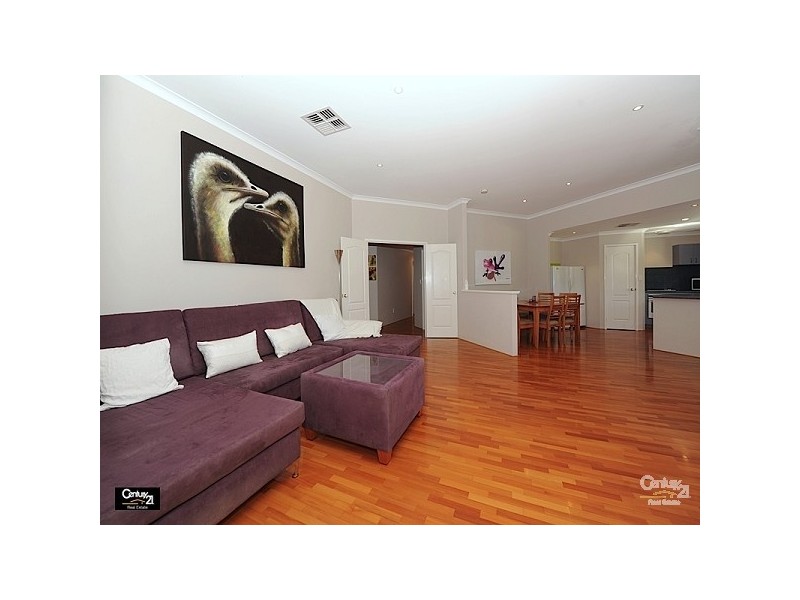 24 Horseshoe Circuit, Henley Brook WA 6055