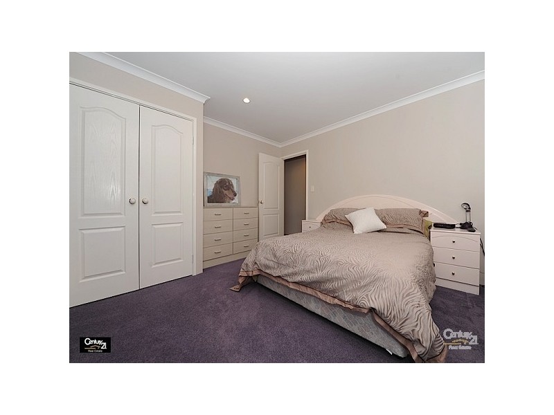 24 Horseshoe Circuit, Henley Brook WA 6055