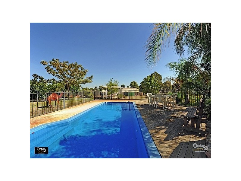 24 Horseshoe Circuit, Henley Brook WA 6055