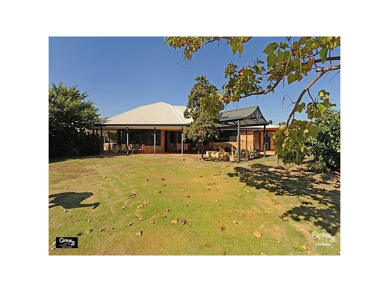 24 Horseshoe Circuit, Henley Brook WA 6055