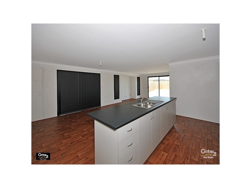 4 Redstone Trail, Ellenbrook WA 6069