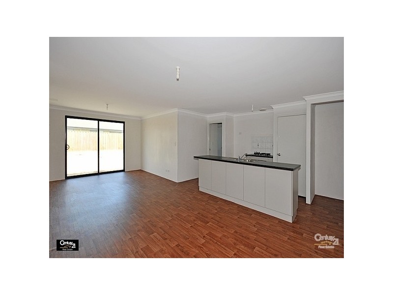 4 Redstone Trail, Ellenbrook WA 6069