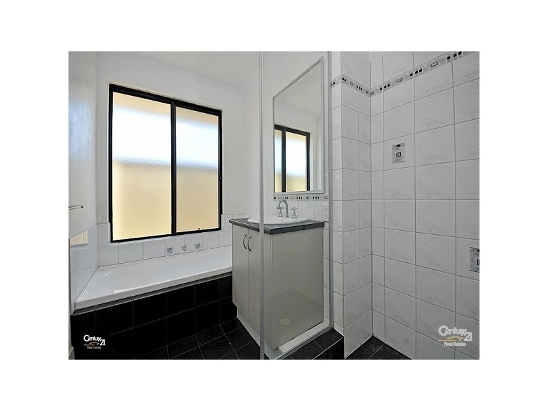 4 Redstone Trail, Ellenbrook WA 6069