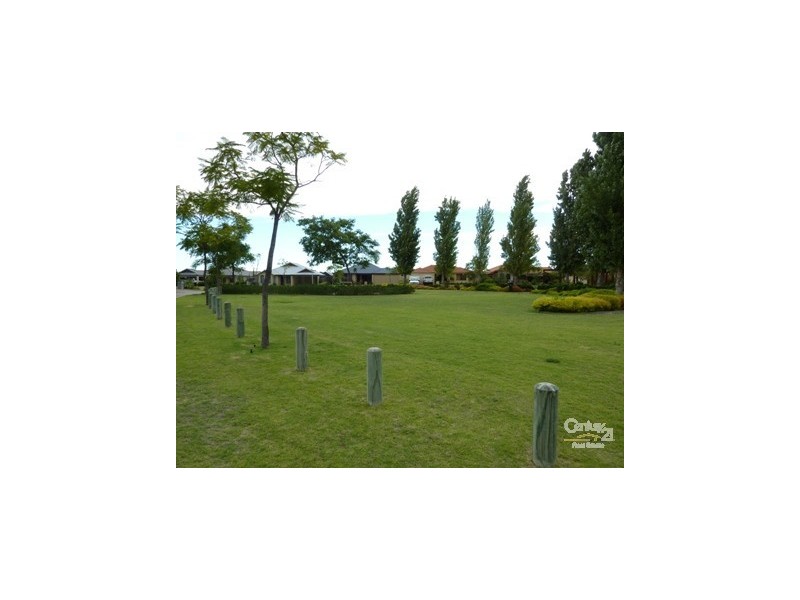 8 Exmoor Lane, Henley Brook WA 6055