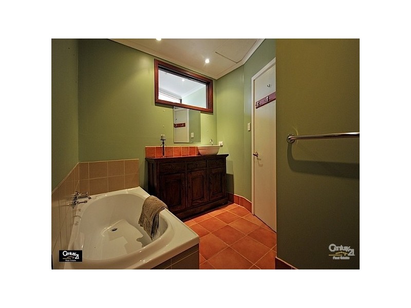 41 Wooloomooloo Road, Greenmount WA 6056