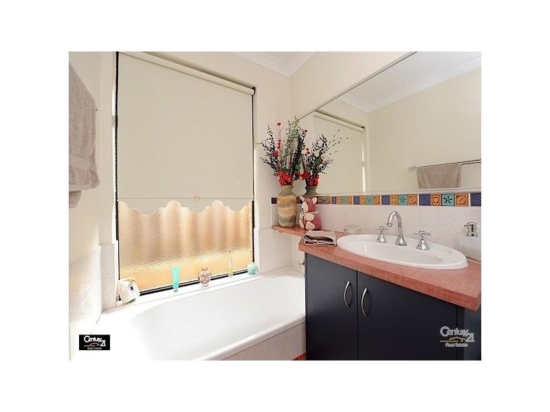 5 Bayard Way, Ellenbrook WA 6069