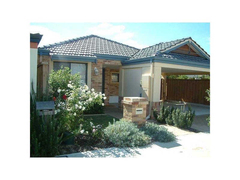 43 Centre Circle, Ellenbrook WA 6069