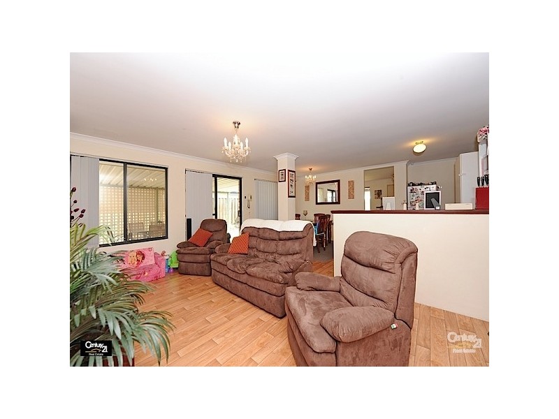 8 Carwell Ave, Ellenbrook WA 6069