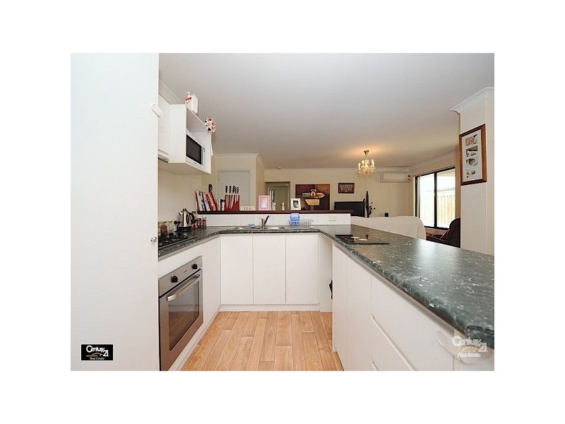 8 Carwell Ave, Ellenbrook WA 6069