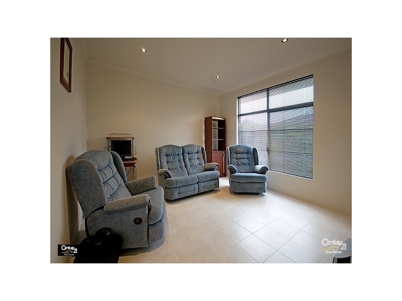 1 Rosewood Heights, Ellenbrook WA 6069