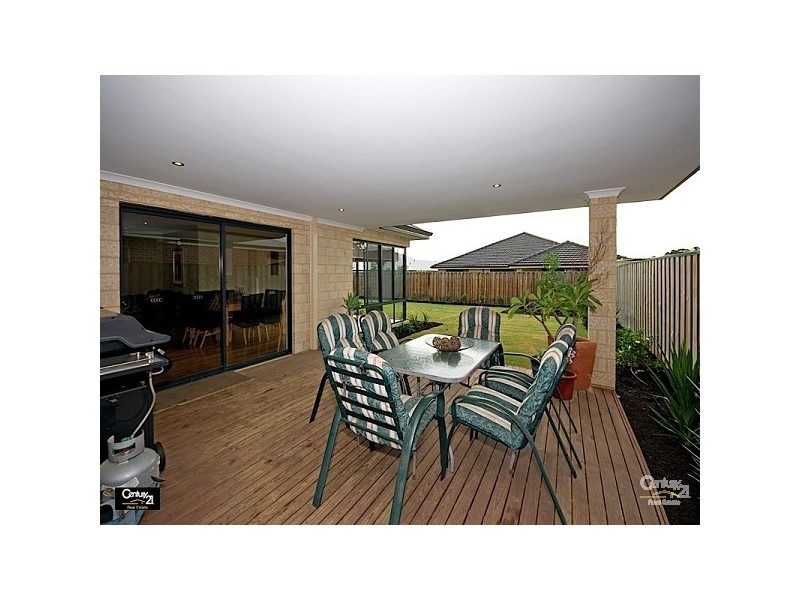 11 Bramley Tce, The Vines WA 6069