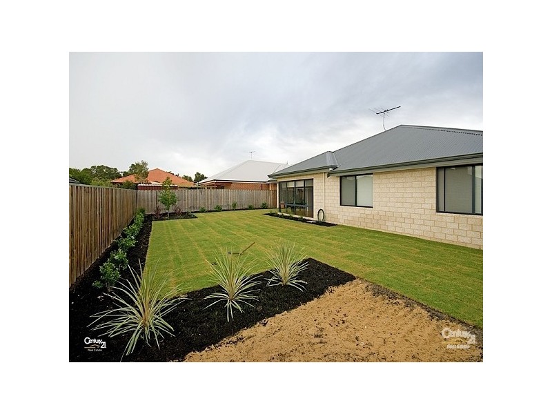 11 Bramley Tce, The Vines WA 6069