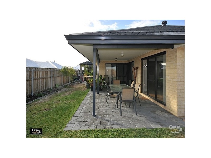8 Yarran Link, Ellenbrook WA 6069