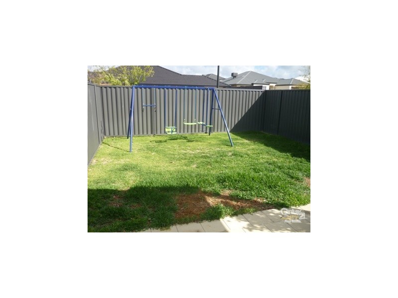 2 Brandelier Turn, Aveley WA 6069