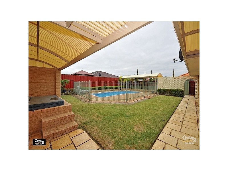 33 Losino Blvd, Henley Brook WA 6055
