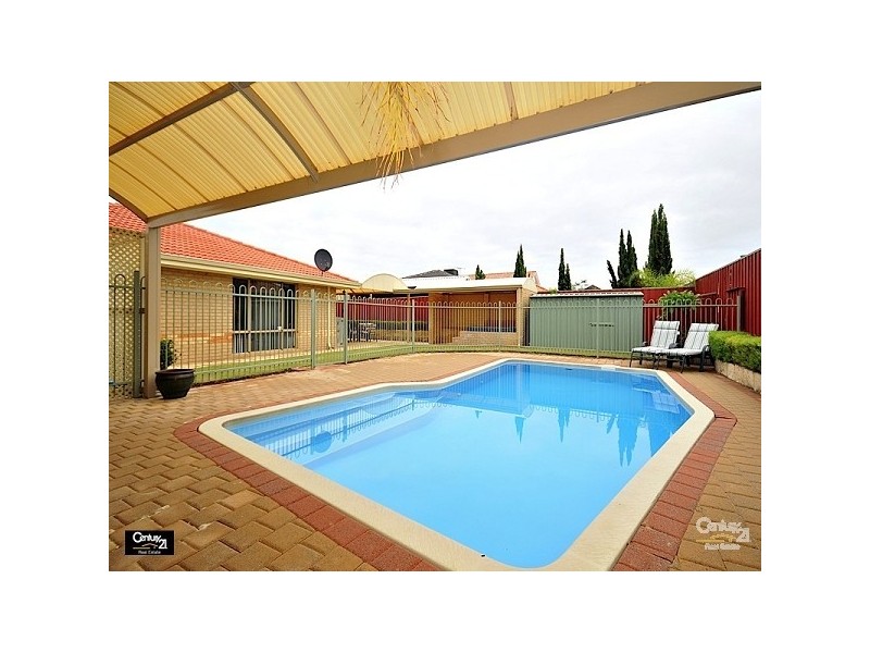 33 Losino Blvd, Henley Brook WA 6055