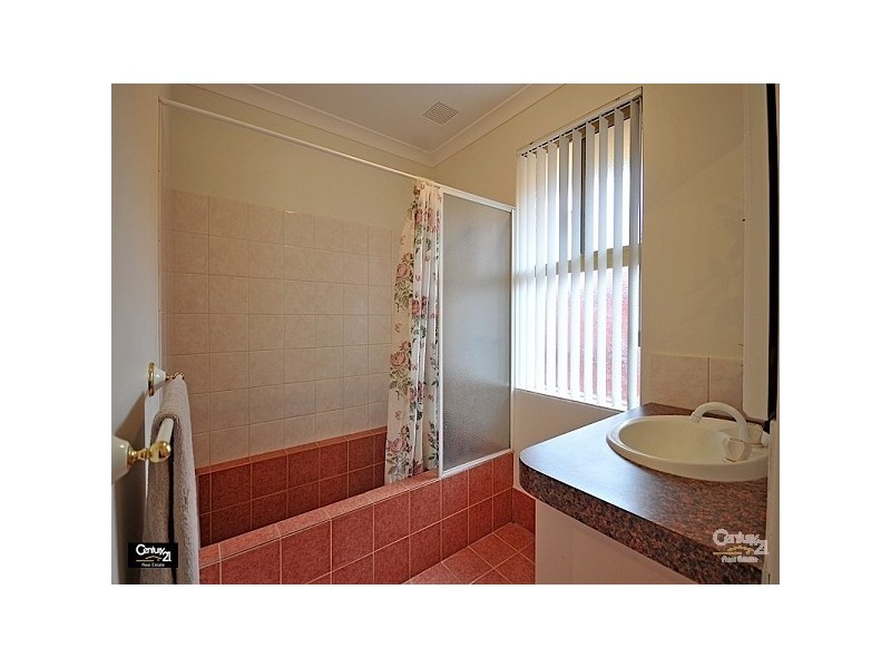 33 Losino Blvd, Henley Brook WA 6055