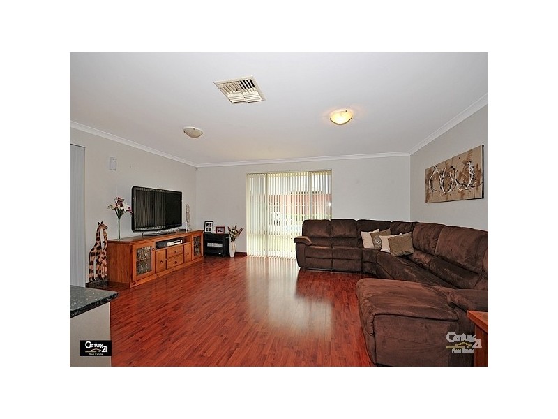 33 Losino Blvd, Henley Brook WA 6055
