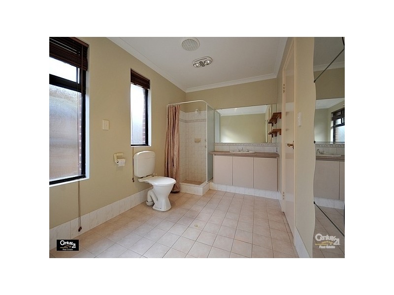 71 Sandown Circle, Henley Brook WA 6055