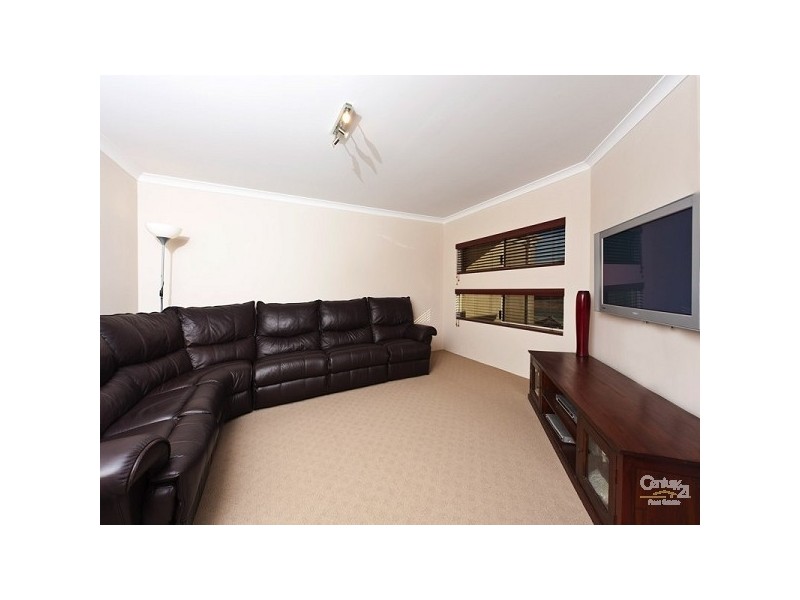 9 Mona Vale Loop, Ellenbrook WA 6069