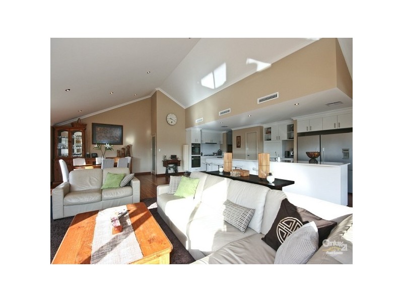 4 Banchory Way, The Vines WA 6069