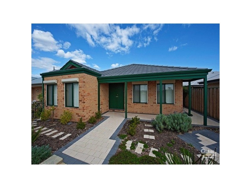 8 Alcala St, Ellenbrook WA 6069
