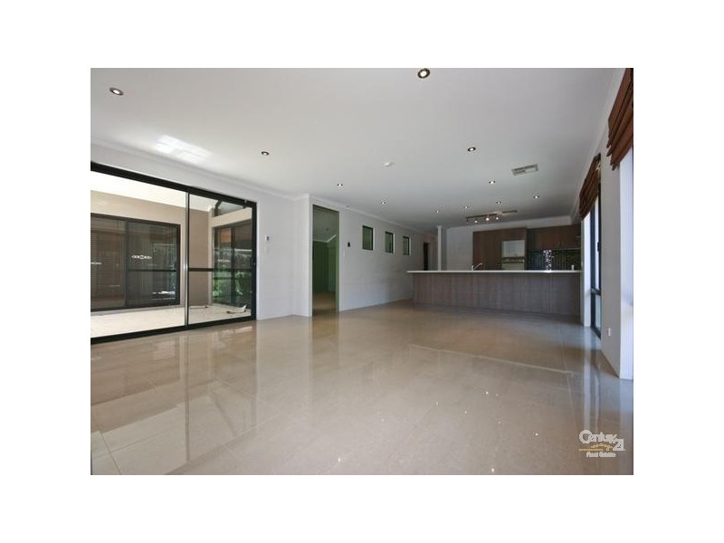 6 Bramley Tce, The Vines WA 6069