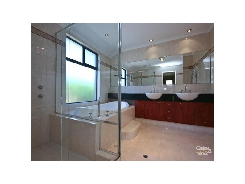 6 Bramley Tce, The Vines WA 6069